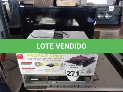LOTE 271 - 01 TV 32’’ PARA RETIRADA DE PEÇAS, 01 TOCA DISCOS E 01 SOM TOSHIBA. (NO ESTADO) ATENÇÃO! FAZER A VISITAÇÃO ANTES DE ARREMATAR, NÃO SABEMOS SE FUNCIONA. LEILÃO NÃO TEM GARANTIA E NEM DEVOLUÇÃO, SUJEITO A POSSÍVEIS AVARIAS VISÍVEIS/OCULTAS E/OU AUSÊNCIA DE COMPONENTES.