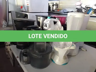 LOTE 136 - 01 LOTE COM ITENS DIVERSOS; CAFETEIRAS, BATEDEIRA, LIQUIDIFICADORES, ESPREMEDOR DE FRUTAS... (NO ESTADO) ATENÇÃO! FAZER A VISITAÇÃO ANTES DE ARREMATAR, NÃO SABEMOS SE FUNCIONA. LEILÃO NÃO TEM GARANTIA E NEM DEVOLUÇÃO, SUJEITO A POSSÍVEIS AVARIAS VISÍVEIS/OCULTAS E/OU AUSÊNCIA DE COMPONENTES.