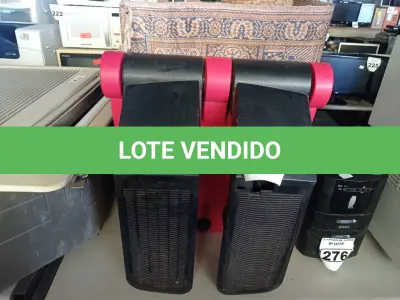 LOTE 277 - 01 ACESSÓRIO PARA EXERCÍCIO DE PERNAS E 01 TAPETE PASSADEIRA. (NO ESTADO) ATENÇÃO! FAZER A VISITAÇÃO ANTES DE ARREMATAR, NÃO SABEMOS SE FUNCIONA. LEILÃO NÃO TEM GARANTIA E NEM DEVOLUÇÃO, SUJEITO A POSSÍVEIS AVARIAS VISÍVEIS/OCULTAS E/OU AUSÊNCIA DE COMPONENTES.