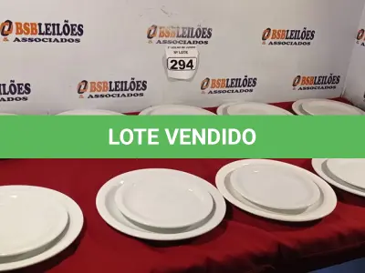 LOTE 294 - 10 PRATOS RASOS E 10 PRATOS DE SOBREMESA. (NO ESTADO) ATENÇÃO! FAZER A VISITAÇÃO ANTES DE ARREMATAR, NÃO SABEMOS SE FUNCIONA. LEILÃO NÃO TEM GARANTIA E NEM DEVOLUÇÃO, SUJEITO A POSSÍVEIS AVARIAS VISÍVEIS/OCULTAS E/OU AUSÊNCIA DE COMPONENTES.