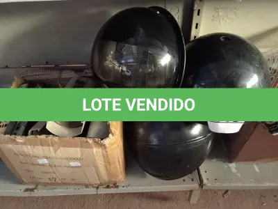 LOTE 248 - 01 LOTE COM CÂMERAS DE SEGURANÇA, 02 DVR PARA RETIRADA DE PEÇAS E 03 SUPORTES DE CÂMERAS DOME. (NO ESTADO) ATENÇÃO! FAZER A VISITAÇÃO ANTES DE ARREMATAR, NÃO SABEMOS SE FUNCIONA. LEILÃO NÃO TEM GARANTIA E NEM DEVOLUÇÃO, SUJEITO A POSSÍVEIS AVARIAS VISÍVEIS/OCULTAS E/OU AUSÊNCIA DE COMPONENTES.