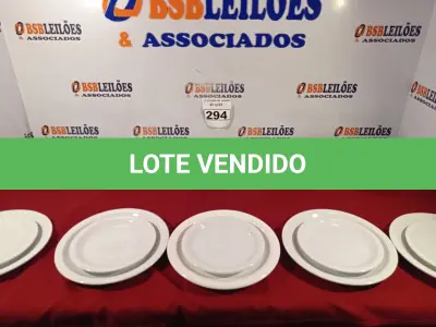 LOTE 294 - 10 PRATOS RASOS E 10 PRATOS DE SOBREMESA. (NO ESTADO) ATENÇÃO! FAZER A VISITAÇÃO ANTES DE ARREMATAR, NÃO SABEMOS SE FUNCIONA. LEILÃO NÃO TEM GARANTIA E NEM DEVOLUÇÃO, SUJEITO A POSSÍVEIS AVARIAS VISÍVEIS/OCULTAS E/OU AUSÊNCIA DE COMPONENTES.