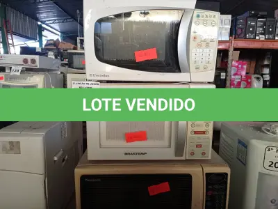 LOTE 222 - 03 MICRO-ONDAS MARCAS E MODELOS DIVERSOS, SENDO 01 COM PRATO, TODOS PARA RETIRADA DE PEÇAS. (NO ESTADO) ATENÇÃO! FAZER A VISITAÇÃO ANTES DE ARREMATAR, NÃO SABEMOS SE FUNCIONA. LEILÃO NÃO TEM GARANTIA E NEM DEVOLUÇÃO, SUJEITO A POSSÍVEIS AVARIAS VISÍVEIS/OCULTAS E/OU AUSÊNCIA DE COMPONENTES.