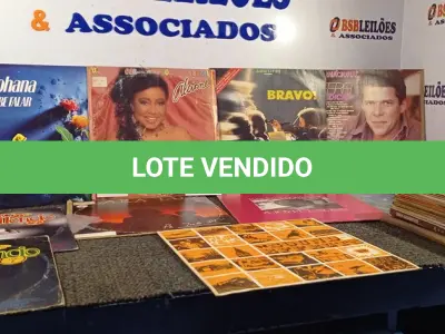 LOTE 081 - 01 LOTE COM DIVERSOS LPS VARIADOS. (NO ESTADO) ATENÇÃO! FAZER A VISITAÇÃO ANTES DE ARREMATAR, NÃO SABEMOS SE FUNCIONA. LEILÃO NÃO TEM GARANTIA E NEM DEVOLUÇÃO, SUJEITO A POSSÍVEIS AVARIAS VISÍVEIS/OCULTAS E/OU AUSÊNCIA DE COMPONENTES.