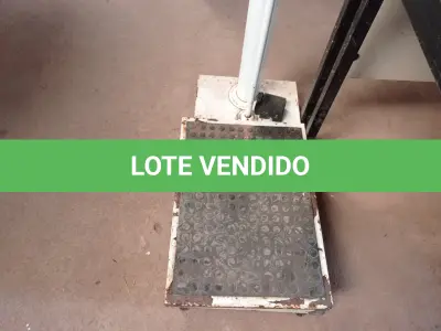 LOTE 144 - 01 BALANÇA COM CAPACIDADE MÁXIMA DE 300KG MARCA WELMY. (NO ESTADO) ATENÇÃO! FAZER A VISITAÇÃO ANTES DE ARREMATAR, NÃO SABEMOS SE FUNCIONA. LEILÃO NÃO TEM GARANTIA E NEM DEVOLUÇÃO, SUJEITO A POSSÍVEIS AVARIAS VISÍVEIS/OCULTAS E/OU AUSÊNCIA DE COMPONENTES.