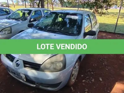 LOTE 007 - 01 RENAULT CLIO AUT1616VS; PLACA: JHM-0577; ANO: 2008; CHASSI: 8A1LB8E058L033258, RENAVAM: 00973885203; VEÍCULO NÃO FUNCIONA, CORREIA DENTADA QUEBRADA. (NO ESTADO)