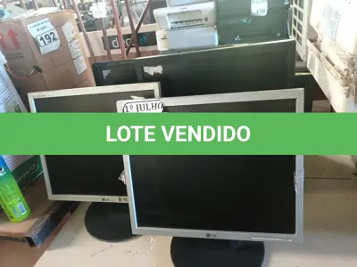 LOTE 150 - 07 MONITORES DIVERSOS. (NO ESTADO) ATENÇÃO! FAZER A VISITAÇÃO ANTES DE ARREMATAR, NÃO SABEMOS SE FUNCIONA. LEILÃO NÃO TEM GARANTIA E NEM DEVOLUÇÃO, SUJEITO A POSSÍVEIS AVARIAS VISÍVEIS/OCULTAS E/OU AUSÊNCIA DE COMPONENTES.