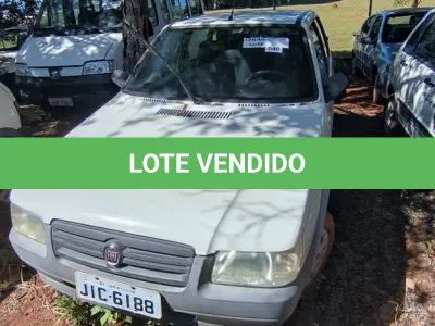 LOTE 040 - 01 FIAT UNO MILLE WAY ECON; PLACA: JIC-6188; ANO: 2009. CHASSI: 9BD15844AA6345945, RENAVAM: 00165582910; (TAMPA TRASEIRA AMASSADA, VEÍCULO NÃO FUNCIONA BOMBA DE COMBUSTÍVEL TRAVADA). (NO ESTADO)
