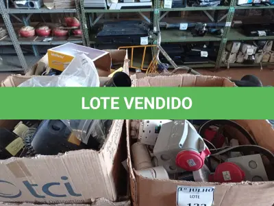 LOTE 132 - 01 LOTE COM ELETRÔNICOS DIVERSOS. (NO ESTADO) ATENÇÃO! FAZER A VISITAÇÃO ANTES DE ARREMATAR, NÃO SABEMOS SE FUNCIONA. LEILÃO NÃO TEM GARANTIA E NEM DEVOLUÇÃO, SUJEITO A POSSÍVEIS AVARIAS VISÍVEIS/OCULTAS E/OU AUSÊNCIA DE COMPONENTES.