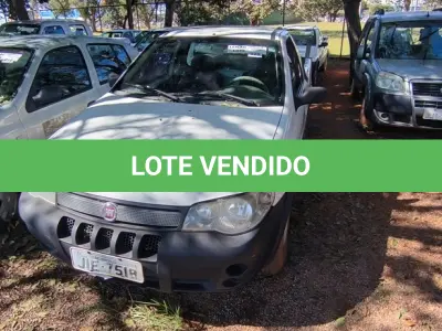 LOTE 025 - 01 FIAT STRADA PICK UP FIRE FLEX; PLACA: JIE-7518; ANO: 2009. CHASSI: 9BD27803MA7190783, RENAVAM: 00166993417; VEÍCULO APRESENTA BARULHO ANORMAL NO MOTOR (CATALIZADOR QUEBRADO) (NO ESTADO)