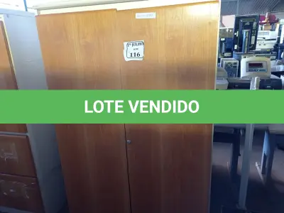 LOTE 116 - 01 ARMÁRIO 02 PORTAS. (NO ESTADO) ATENÇÃO! FAZER A VISITAÇÃO ANTES DE ARREMATAR, NÃO SABEMOS SE FUNCIONA. LEILÃO NÃO TEM GARANTIA E NEM DEVOLUÇÃO, SUJEITO A POSSÍVEIS AVARIAS VISÍVEIS/OCULTAS E/OU AUSÊNCIA DE COMPONENTES.