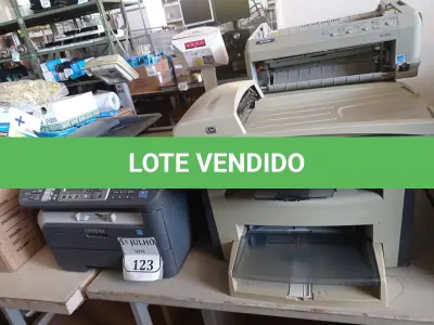 LOTE 123 - 05 IMPRESSORAS, SENDO 03 IMPRESSORAS LASERJET MARCA HP, 01 MATRICIAL MARCA EPSON E 01 BROHTER WIRELESS. (NO ESTADO) ATENÇÃO! FAZER A VISITAÇÃO ANTES DE ARREMATAR, NÃO SABEMOS SE FUNCIONA. LEILÃO NÃO TEM GARANTIA E NEM DEVOLUÇÃO, SUJEITO A POSSÍVEIS AVARIAS VISÍVEIS/OCULTAS E/OU AUSÊNCIA DE COMPONENTES.