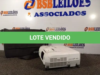 LOTE 023 - 01 PROJETOR LCD MULTIMIDIA, MODELO: H569A MARCA EPSON COM CASE 220V. (NO ESTADO) ATENÇÃO! FAZER A VISITAÇÃO ANTES DE ARREMATAR, NÃO SABEMOS SE FUNCIONA. LEILÃO NÃO TEM GARANTIA E NEM DEVOLUÇÃO, SUJEITO A POSSÍVEIS AVARIAS VISÍVEIS/OCULTAS E/OU AUSÊNCIA DE COMPONENTES.