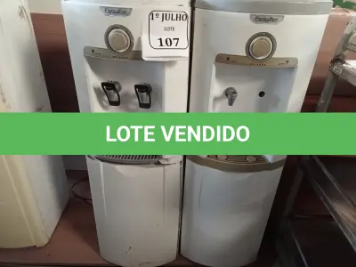 LOTE 107 - 02 BEBEDOUROS PARA GARRAFÃO COM AVARIAS, APENAS 01 LIGANDO. (NO ESTADO) ATENÇÃO! FAZER A VISITAÇÃO ANTES DE ARREMATAR, NÃO SABEMOS SE FUNCIONA. LEILÃO NÃO TEM GARANTIA E NEM DEVOLUÇÃO, SUJEITO A POSSÍVEIS AVARIAS VISÍVEIS/OCULTAS E/OU AUSÊNCIA DE COMPONENTES.