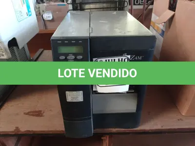 LOTE 147 - 01 IMPRESSORA DE ETIQUETAS Z4M MARCA ZEBRA. (NO ESTADO) ATENÇÃO! FAZER A VISITAÇÃO ANTES DE ARREMATAR, NÃO SABEMOS SE FUNCIONA. LEILÃO NÃO TEM GARANTIA E NEM DEVOLUÇÃO, SUJEITO A POSSÍVEIS AVARIAS VISÍVEIS/OCULTAS E/OU AUSÊNCIA DE COMPONENTES.