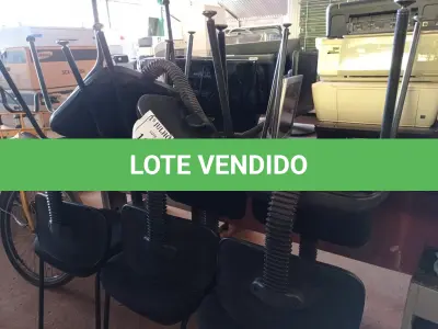 LOTE 110 - 07 CADEIRAS PARA ESCRITÓRIO PÉS FIXOS. (NO ESTADO) ATENÇÃO! FAZER A VISITAÇÃO ANTES DE ARREMATAR, NÃO SABEMOS SE FUNCIONA. LEILÃO NÃO TEM GARANTIA E NEM DEVOLUÇÃO, SUJEITO A POSSÍVEIS AVARIAS VISÍVEIS/OCULTAS E/OU AUSÊNCIA DE COMPONENTES.