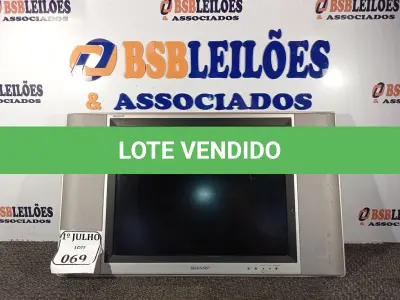LOTE 069 - 01 TV, MODELO: LC-20B6U-SM MARCA SHARP SEM CONTROLE. (NO ESTADO) ATENÇÃO! FAZER A VISITAÇÃO ANTES DE ARREMATAR, NÃO SABEMOS SE FUNCIONA. LEILÃO NÃO TEM GARANTIA E NEM DEVOLUÇÃO, SUJEITO A POSSÍVEIS AVARIAS VISÍVEIS/OCULTAS E/OU AUSÊNCIA DE COMPONENTES.