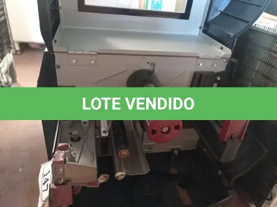 LOTE 147 - 01 IMPRESSORA DE ETIQUETAS Z4M MARCA ZEBRA. (NO ESTADO) ATENÇÃO! FAZER A VISITAÇÃO ANTES DE ARREMATAR, NÃO SABEMOS SE FUNCIONA. LEILÃO NÃO TEM GARANTIA E NEM DEVOLUÇÃO, SUJEITO A POSSÍVEIS AVARIAS VISÍVEIS/OCULTAS E/OU AUSÊNCIA DE COMPONENTES.