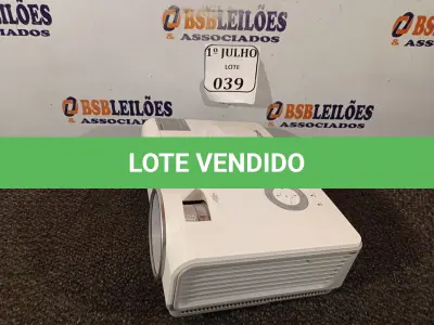 LOTE 039 - 01 PROJETOR LCD MULTIMIDIA, MODELO: D851 MARCA VIVITEK 220V. (NO ESTADO) ATENÇÃO! FAZER A VISITAÇÃO ANTES DE ARREMATAR, NÃO SABEMOS SE FUNCIONA. LEILÃO NÃO TEM GARANTIA E NEM DEVOLUÇÃO, SUJEITO A POSSÍVEIS AVARIAS VISÍVEIS/OCULTAS E/OU AUSÊNCIA DE COMPONENTES.