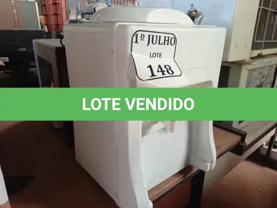 LOTE 148 - 01 BEBEDOURO DE BANCADA PARA GARRAFÃO SEM MARCA APARENTE 220V. (NO ESTADO) ATENÇÃO! FAZER A VISITAÇÃO ANTES DE ARREMATAR, NÃO SABEMOS SE FUNCIONA. LEILÃO NÃO TEM GARANTIA E NEM DEVOLUÇÃO, SUJEITO A POSSÍVEIS AVARIAS VISÍVEIS/OCULTAS E/OU AUSÊNCIA DE COMPONENTES.