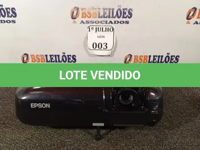 LOTE 003 - 01 PROJETOR LCD MULTIMIDIA, MODELO: H2283A MARCA EPSON 220V. (NO ESTADO) ATENÇÃO! FAZER A VISITAÇÃO ANTES DE ARREMATAR, NÃO SABEMOS SE FUNCIONA. LEILÃO NÃO TEM GARANTIA E NEM DEVOLUÇÃO, SUJEITO A POSSÍVEIS AVARIAS VISÍVEIS/OCULTAS E/OU AUSÊNCIA DE COMPONENTES.