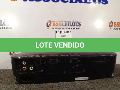 LOTE 012 - 01 PROJETOR LCD MULTIMIDIA MODELO H430A COM CASE MARCA EPSON 220V. (NO ESTADO) ATENÇÃO! FAZER A VISITAÇÃO ANTES DE ARREMATAR, NÃO SABEMOS SE FUNCIONA. LEILÃO NÃO TEM GARANTIA E NEM DEVOLUÇÃO, SUJEITO A POSSÍVEIS AVARIAS VISÍVEIS/OCULTAS E/OU AUSÊNCIA DE COMPONENTES.