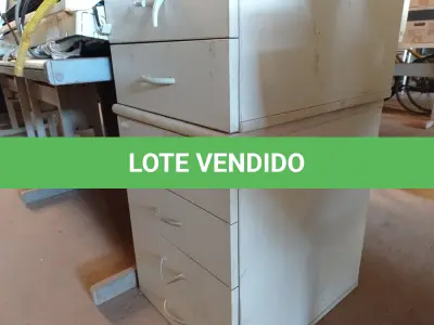 LOTE 180 - 03 GAVETEIROS PARA ESCRITÓRIO COM 04 GAVETAS CASA, SENDO 01 SEM 01 GAVETA. (NO ESTADO) ATENÇÃO! FAZER A VISITAÇÃO ANTES DE ARREMATAR, NÃO SABEMOS SE FUNCIONA. LEILÃO NÃO TEM GARANTIA E NEM DEVOLUÇÃO, SUJEITO A POSSÍVEIS AVARIAS VISÍVEIS/OCULTAS E/OU AUSÊNCIA DE COMPONENTES.