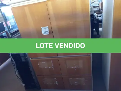 LOTE 117 - 01 ARMÁRIO 02 PORTAS E 04 GAVETAS. (NO ESTADO) ATENÇÃO! FAZER A VISITAÇÃO ANTES DE ARREMATAR, NÃO SABEMOS SE FUNCIONA. LEILÃO NÃO TEM GARANTIA E NEM DEVOLUÇÃO, SUJEITO A POSSÍVEIS AVARIAS VISÍVEIS/OCULTAS E/OU AUSÊNCIA DE COMPONENTES.