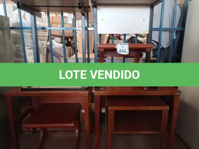 LOTE 142 - 01 LOTE COM MESAS DIVERSAS. (NO ESTADO) ATENÇÃO! FAZER A VISITAÇÃO ANTES DE ARREMATAR, NÃO SABEMOS SE FUNCIONA. LEILÃO NÃO TEM GARANTIA E NEM DEVOLUÇÃO, SUJEITO A POSSÍVEIS AVARIAS VISÍVEIS/OCULTAS E/OU AUSÊNCIA DE COMPONENTES.