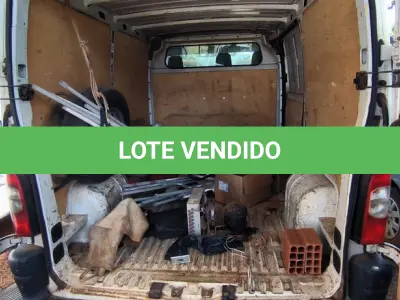 LOTE 045 - 01 RENAULT MASTER FURGÃO 8M3 25DCI; PLACA: JHN-1949; ANO: 2009. CHASSI: 93YADCUD59J199880, RENAVAM: 00116398060;  (COMPRESSOR DO AR/COND TRAVADO, FREIO TRASEIRO E DIANTEIRO DESGASTADO, SUSPENSÃO DIANTEIRA FAZENDO MUITO BARULHO. (NO ESTADO)