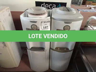 LOTE 107 - 02 BEBEDOUROS PARA GARRAFÃO COM AVARIAS, APENAS 01 LIGANDO. (NO ESTADO) ATENÇÃO! FAZER A VISITAÇÃO ANTES DE ARREMATAR, NÃO SABEMOS SE FUNCIONA. LEILÃO NÃO TEM GARANTIA E NEM DEVOLUÇÃO, SUJEITO A POSSÍVEIS AVARIAS VISÍVEIS/OCULTAS E/OU AUSÊNCIA DE COMPONENTES.