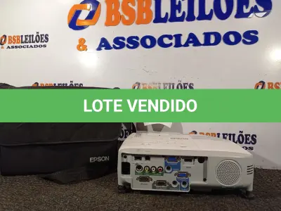 LOTE 023 - 01 PROJETOR LCD MULTIMIDIA, MODELO: H569A MARCA EPSON COM CASE 220V. (NO ESTADO) ATENÇÃO! FAZER A VISITAÇÃO ANTES DE ARREMATAR, NÃO SABEMOS SE FUNCIONA. LEILÃO NÃO TEM GARANTIA E NEM DEVOLUÇÃO, SUJEITO A POSSÍVEIS AVARIAS VISÍVEIS/OCULTAS E/OU AUSÊNCIA DE COMPONENTES.