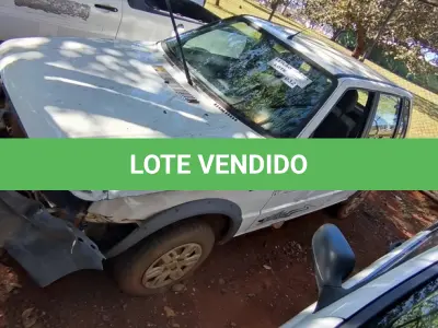 LOTE 032 - 01 FIAT UNO MILLE WAY ECON; PLACA: JKF-3642; ANO: 2012. CHASSI: 9BD15844AD6750550, RENAVAM: 00481409122;  (VEÍCULO BATIDO NA FRENTE (FAROL, PARACHOQUE, GRADE DO PARACHOQUE, MOLDURA DO PARAMA QUEBRADOS) CAPÔ E PARALAMA LE AMASSADOS, VEÍCULO NÃO FUNCIONA BOMBA DE COMBUSTÍVEL). (NO ESTADO)