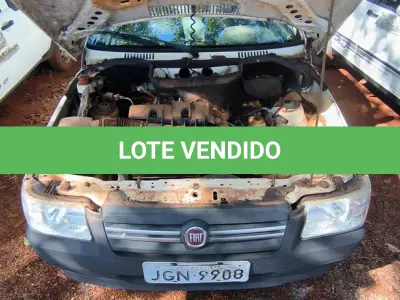LOTE 005 - 01 FIAT UNO MILLE FIRE FLEX; PLACA: JGN-9908; ANO: 2005 CHASSI: 9BD15802764753934, RENAVAM: 00865845972. (VEÍCULO NÃO FUNCIONA, BOMBA DE COMBUSTÍVEL TRAVADA) (NO ESTADO)