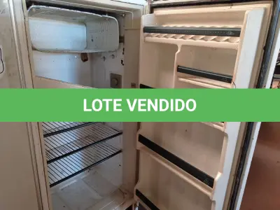 LOTE 190 - 02 GELADEIRAS PARA RETIRADA DE PEÇAS. (NO ESTADO) ATENÇÃO! FAZER A VISITAÇÃO ANTES DE ARREMATAR, NÃO SABEMOS SE FUNCIONA. LEILÃO NÃO TEM GARANTIA E NEM DEVOLUÇÃO, SUJEITO A POSSÍVEIS AVARIAS VISÍVEIS/OCULTAS E/OU AUSÊNCIA DE COMPONENTES.