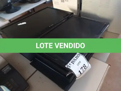 LOTE 178 - 08 MONITORES LCD MARCAS E MODELOS DIVERSOS. (NO ESTADO) ATENÇÃO! FAZER A VISITAÇÃO ANTES DE ARREMATAR, NÃO SABEMOS SE FUNCIONA. LEILÃO NÃO TEM GARANTIA E NEM DEVOLUÇÃO, SUJEITO A POSSÍVEIS AVARIAS VISÍVEIS/OCULTAS E/OU AUSÊNCIA DE COMPONENTES.