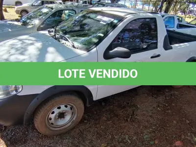 LOTE 025 - 01 FIAT STRADA PICK UP FIRE FLEX; PLACA: JIE-7518; ANO: 2009. CHASSI: 9BD27803MA7190783, RENAVAM: 00166993417; VEÍCULO APRESENTA BARULHO ANORMAL NO MOTOR (CATALIZADOR QUEBRADO) (NO ESTADO)
