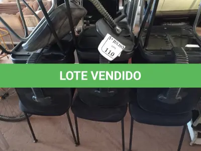 LOTE 110 - 07 CADEIRAS PARA ESCRITÓRIO PÉS FIXOS. (NO ESTADO) ATENÇÃO! FAZER A VISITAÇÃO ANTES DE ARREMATAR, NÃO SABEMOS SE FUNCIONA. LEILÃO NÃO TEM GARANTIA E NEM DEVOLUÇÃO, SUJEITO A POSSÍVEIS AVARIAS VISÍVEIS/OCULTAS E/OU AUSÊNCIA DE COMPONENTES.