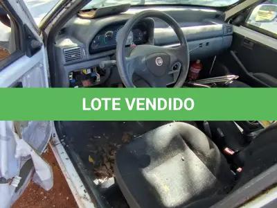 LOTE 032 - 01 FIAT UNO MILLE WAY ECON; PLACA: JKF-3642; ANO: 2012. CHASSI: 9BD15844AD6750550, RENAVAM: 00481409122;  (VEÍCULO BATIDO NA FRENTE (FAROL, PARACHOQUE, GRADE DO PARACHOQUE, MOLDURA DO PARAMA QUEBRADOS) CAPÔ E PARALAMA LE AMASSADOS, VEÍCULO NÃO FUNCIONA BOMBA DE COMBUSTÍVEL). (NO ESTADO)