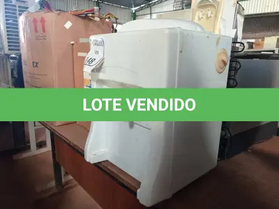 LOTE 148 - 01 BEBEDOURO DE BANCADA PARA GARRAFÃO SEM MARCA APARENTE 220V. (NO ESTADO) ATENÇÃO! FAZER A VISITAÇÃO ANTES DE ARREMATAR, NÃO SABEMOS SE FUNCIONA. LEILÃO NÃO TEM GARANTIA E NEM DEVOLUÇÃO, SUJEITO A POSSÍVEIS AVARIAS VISÍVEIS/OCULTAS E/OU AUSÊNCIA DE COMPONENTES.