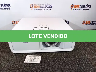 LOTE 020 - 01 PROJETOR LCD MULTIMIDIA, MODELO: PLV-Z2000 MARCA SANYO COM CONTROLE 220V. (NO ESTADO) ATENÇÃO! FAZER A VISITAÇÃO ANTES DE ARREMATAR, NÃO SABEMOS SE FUNCIONA. LEILÃO NÃO TEM GARANTIA E NEM DEVOLUÇÃO, SUJEITO A POSSÍVEIS AVARIAS VISÍVEIS/OCULTAS E/OU AUSÊNCIA DE COMPONENTES.