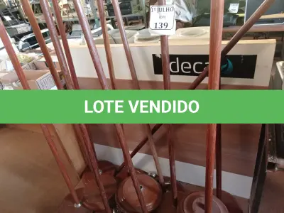 LOTE 139 - 11 PORTA BANDEIRAS. (NO ESTADO) ATENÇÃO! FAZER A VISITAÇÃO ANTES DE ARREMATAR, NÃO SABEMOS SE FUNCIONA. LEILÃO NÃO TEM GARANTIA E NEM DEVOLUÇÃO, SUJEITO A POSSÍVEIS AVARIAS VISÍVEIS/OCULTAS E/OU AUSÊNCIA DE COMPONENTES.