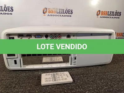 LOTE 020 - 01 PROJETOR LCD MULTIMIDIA, MODELO: PLV-Z2000 MARCA SANYO COM CONTROLE 220V. (NO ESTADO) ATENÇÃO! FAZER A VISITAÇÃO ANTES DE ARREMATAR, NÃO SABEMOS SE FUNCIONA. LEILÃO NÃO TEM GARANTIA E NEM DEVOLUÇÃO, SUJEITO A POSSÍVEIS AVARIAS VISÍVEIS/OCULTAS E/OU AUSÊNCIA DE COMPONENTES.