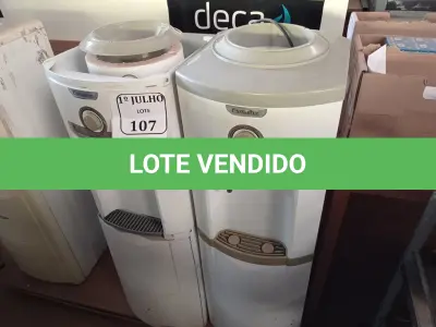 LOTE 107 - 02 BEBEDOUROS PARA GARRAFÃO COM AVARIAS, APENAS 01 LIGANDO. (NO ESTADO) ATENÇÃO! FAZER A VISITAÇÃO ANTES DE ARREMATAR, NÃO SABEMOS SE FUNCIONA. LEILÃO NÃO TEM GARANTIA E NEM DEVOLUÇÃO, SUJEITO A POSSÍVEIS AVARIAS VISÍVEIS/OCULTAS E/OU AUSÊNCIA DE COMPONENTES.