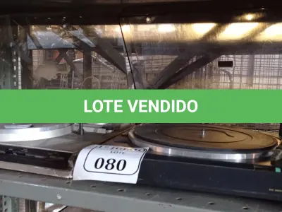 LOTE 080 - 02 TOCA DISCOS DE VINIL, SENDO 01 MARCA PHILCO E 01 GRADIENTE. (NO ESTADO) ATENÇÃO! FAZER A VISITAÇÃO ANTES DE ARREMATAR, NÃO SABEMOS SE FUNCIONA. LEILÃO NÃO TEM GARANTIA E NEM DEVOLUÇÃO, SUJEITO A POSSÍVEIS AVARIAS VISÍVEIS/OCULTAS E/OU AUSÊNCIA DE COMPONENTES.