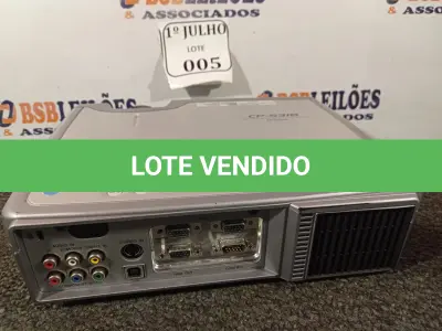 LOTE 005 - 01 PROJETOR LCD MULTIMIDIA, MODELO: CP-S318 MARCA HITACHI 220V. (NO ESTADO) ATENÇÃO! FAZER A VISITAÇÃO ANTES DE ARREMATAR, NÃO SABEMOS SE FUNCIONA. LEILÃO NÃO TEM GARANTIA E NEM DEVOLUÇÃO, SUJEITO A POSSÍVEIS AVARIAS VISÍVEIS/OCULTAS E/OU AUSÊNCIA DE COMPONENTES.