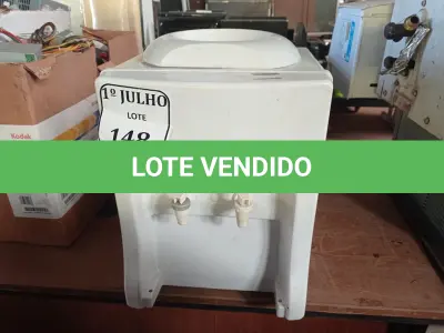 LOTE 148 - 01 BEBEDOURO DE BANCADA PARA GARRAFÃO SEM MARCA APARENTE 220V. (NO ESTADO) ATENÇÃO! FAZER A VISITAÇÃO ANTES DE ARREMATAR, NÃO SABEMOS SE FUNCIONA. LEILÃO NÃO TEM GARANTIA E NEM DEVOLUÇÃO, SUJEITO A POSSÍVEIS AVARIAS VISÍVEIS/OCULTAS E/OU AUSÊNCIA DE COMPONENTES.