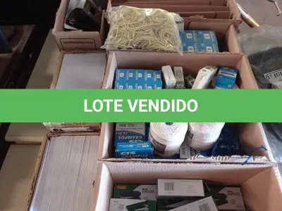 LOTE 136 - 01 LOTE COM DIVERSOS MATERIAIS PARA ESCRITÓRIO. (NO ESTADO) ATENÇÃO! FAZER A VISITAÇÃO ANTES DE ARREMATAR, NÃO SABEMOS SE FUNCIONA. LEILÃO NÃO TEM GARANTIA E NEM DEVOLUÇÃO, SUJEITO A POSSÍVEIS AVARIAS VISÍVEIS/OCULTAS E/OU AUSÊNCIA DE COMPONENTES.
