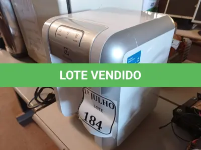 LOTE 184 - 01 PURIFICADOR DE ÁGUA PÉ 10B PELT BIVOLT MARCA ELETROLUX. (LIGANDO) (NO ESTADO) ATENÇÃO! FAZER A VISITAÇÃO ANTES DE ARREMATAR, NÃO SABEMOS SE FUNCIONA. LEILÃO NÃO TEM GARANTIA E NEM DEVOLUÇÃO, SUJEITO A POSSÍVEIS AVARIAS VISÍVEIS/OCULTAS E/OU AUSÊNCIA DE COMPONENTES.
