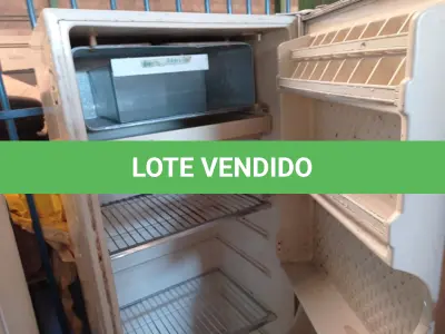 LOTE 190 - 02 GELADEIRAS PARA RETIRADA DE PEÇAS. (NO ESTADO) ATENÇÃO! FAZER A VISITAÇÃO ANTES DE ARREMATAR, NÃO SABEMOS SE FUNCIONA. LEILÃO NÃO TEM GARANTIA E NEM DEVOLUÇÃO, SUJEITO A POSSÍVEIS AVARIAS VISÍVEIS/OCULTAS E/OU AUSÊNCIA DE COMPONENTES.